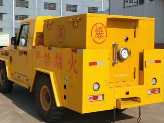 兴海凯龙爆破器材运输车：保障爆破任务的安全运行