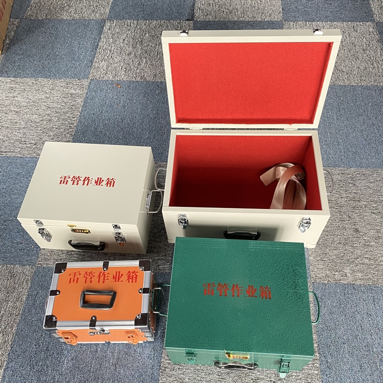 兴海爆破工程作业箱如何选择？玻璃钢与传统材质的全面对比